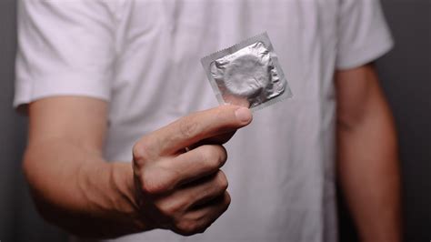 Blowjob ohne Kondom Erotik Massage Fröndenberg